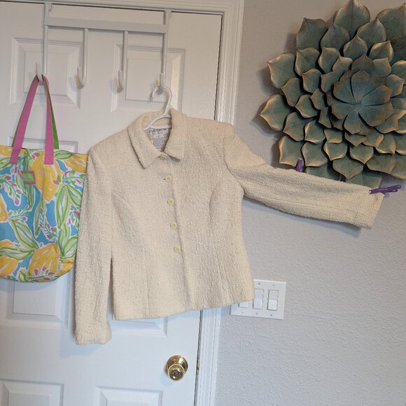 Jones New York Jackets & Blazers - Cream Boucle Cropped Jacket | 8 | Jones New York | EUC | Rich Mom